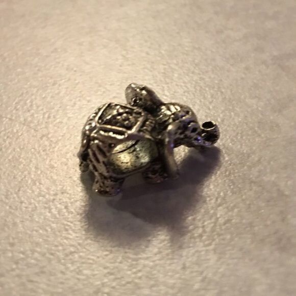 Elephant Charm - Picture 4 of 4